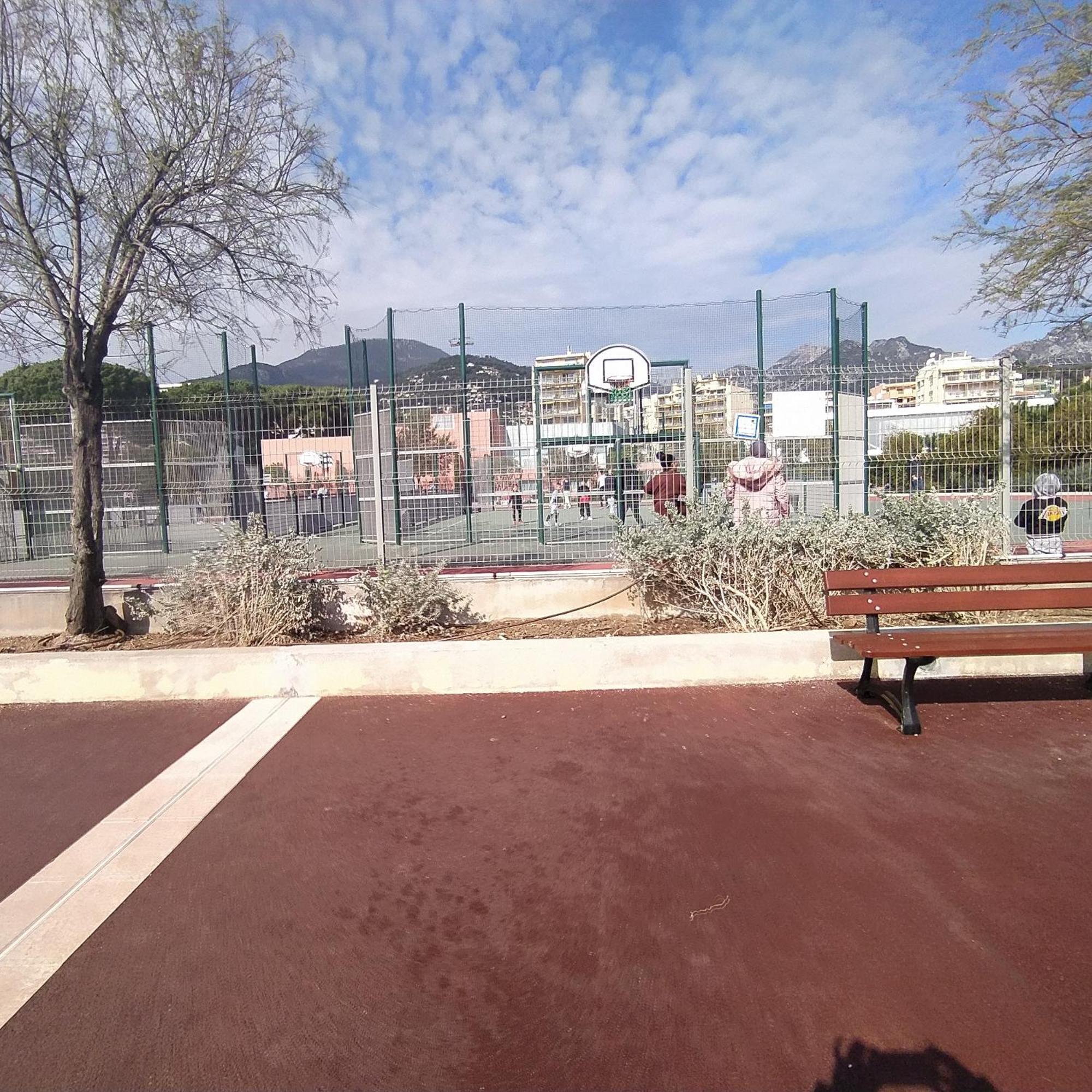Menton Park Apartment Ruang foto
